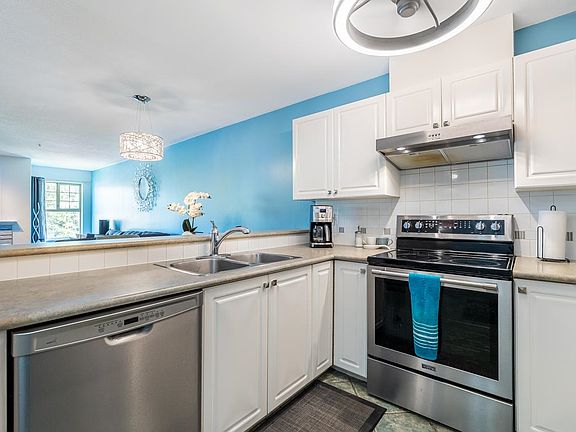 5th image of 215 12th St #506