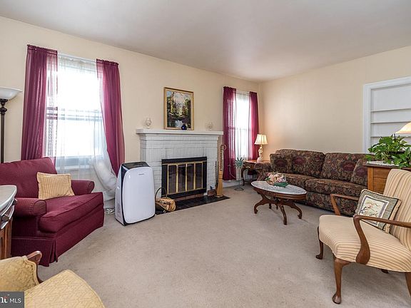 4th image of 2231 Oakdale Ave
