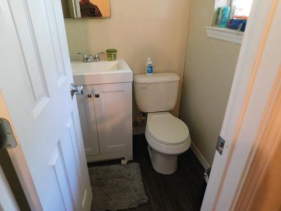 5th image of 931 Canterbury Ave