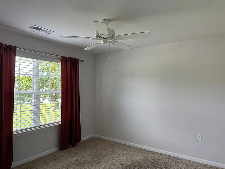102 Jessica Ct — Photo 13