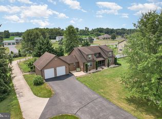 6 Elton Dr, Carlisle, PA 17015