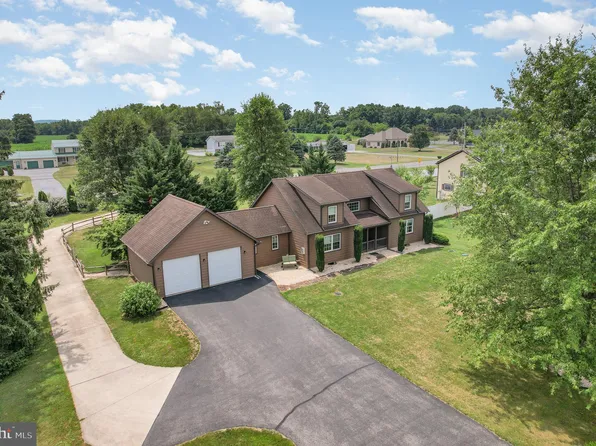 6 Elton Dr, Carlisle, PA 17015