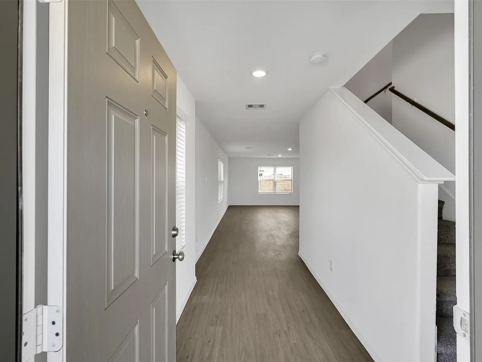 4 bed, 2.5 bath, 2229 sqft, $1,925 — Photo 4