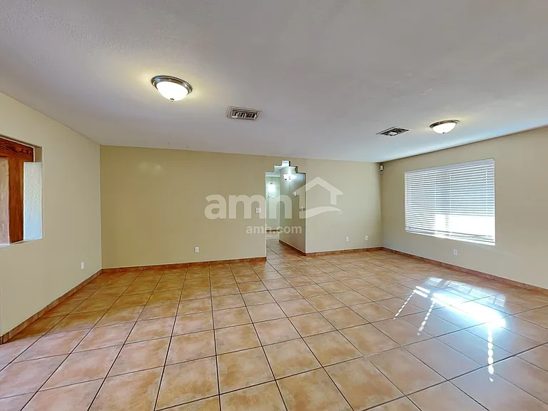 6449 S Iberia Ave — Photo 8