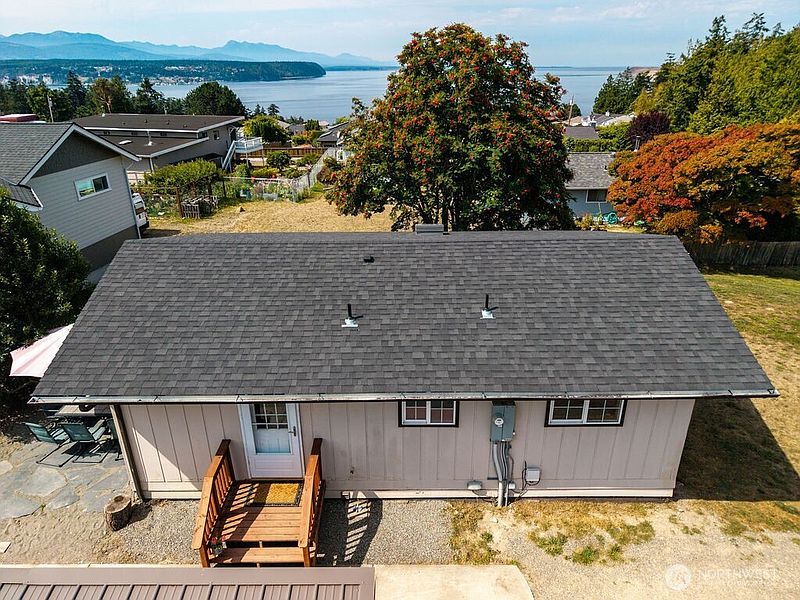 4th image of 200 N Rhododendron Drive
