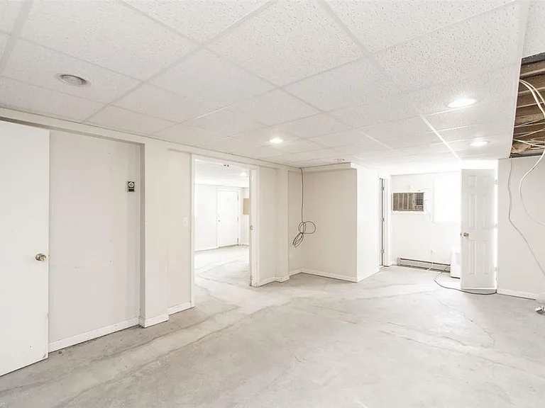 601 Broce Dr — Photo 12