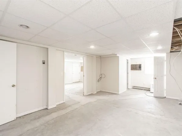 601 Broce Dr, Blacksburg, VA 24060