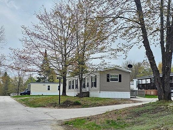 3rd image of 2 Locust Drive