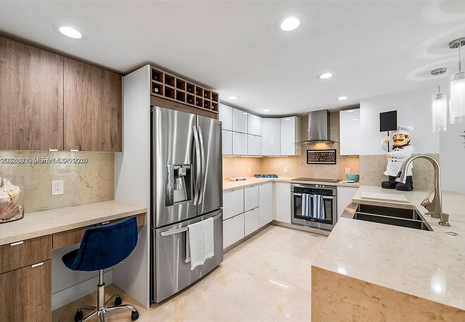 Opal Towers Condo — Photo 4