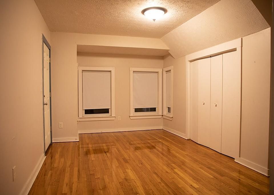 1st image of 40 Arlington St Fl 3