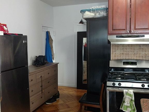 3rd image of 3044 35th St