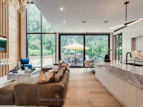 Additional property image - 1 De Vere Gdns, Toronto, ON M5M 3E4