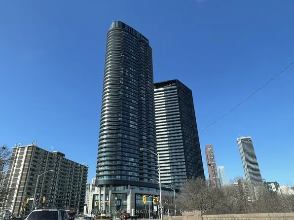 585 Bloor St E, Toronto, ON
