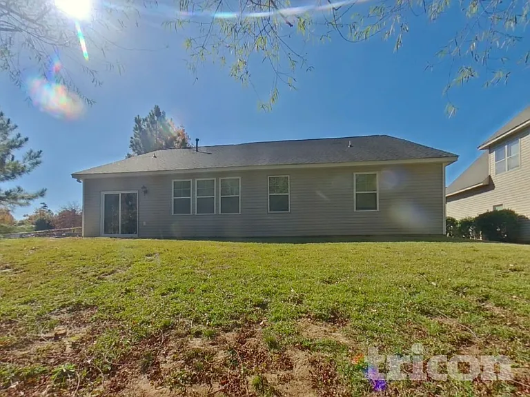 338 Bronze Dr — Photo 16