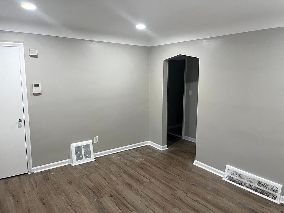 1st image of 21612 Pembroke Ave