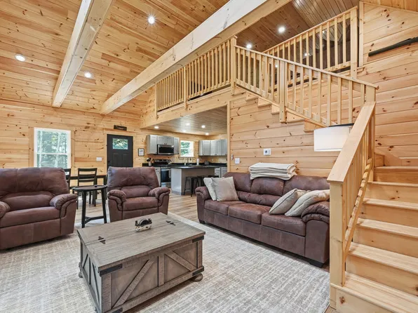 4 Barbara Lane, Rangeley, ME 04970