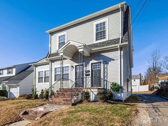 4th image of 23 Carlton St