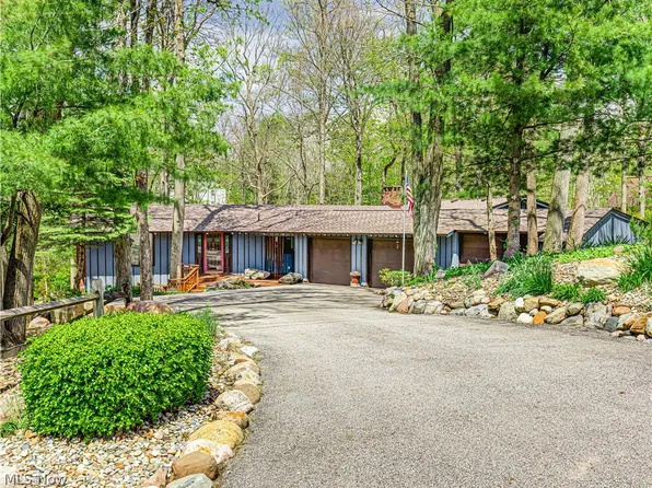 3227 Rustic Valley Dr, Medina, OH 44256
