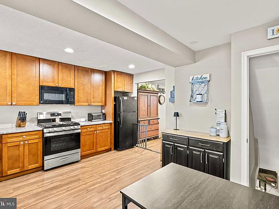 5th image of 234 W Edgevale Rd