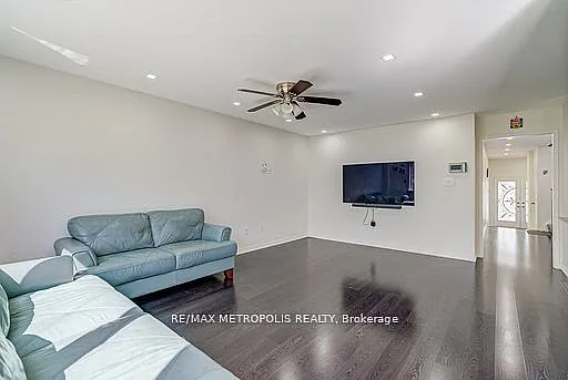 55 Formosa Ave — Photo 8