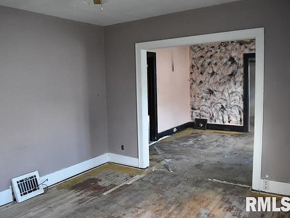 4th image of 1355 11th Ave