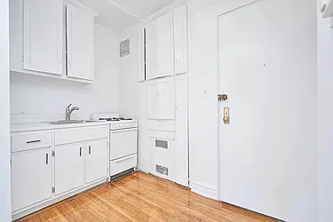 Rented by Artur Gutman, LREB