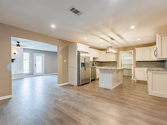 3rd image of 1401 Westbrook Ave