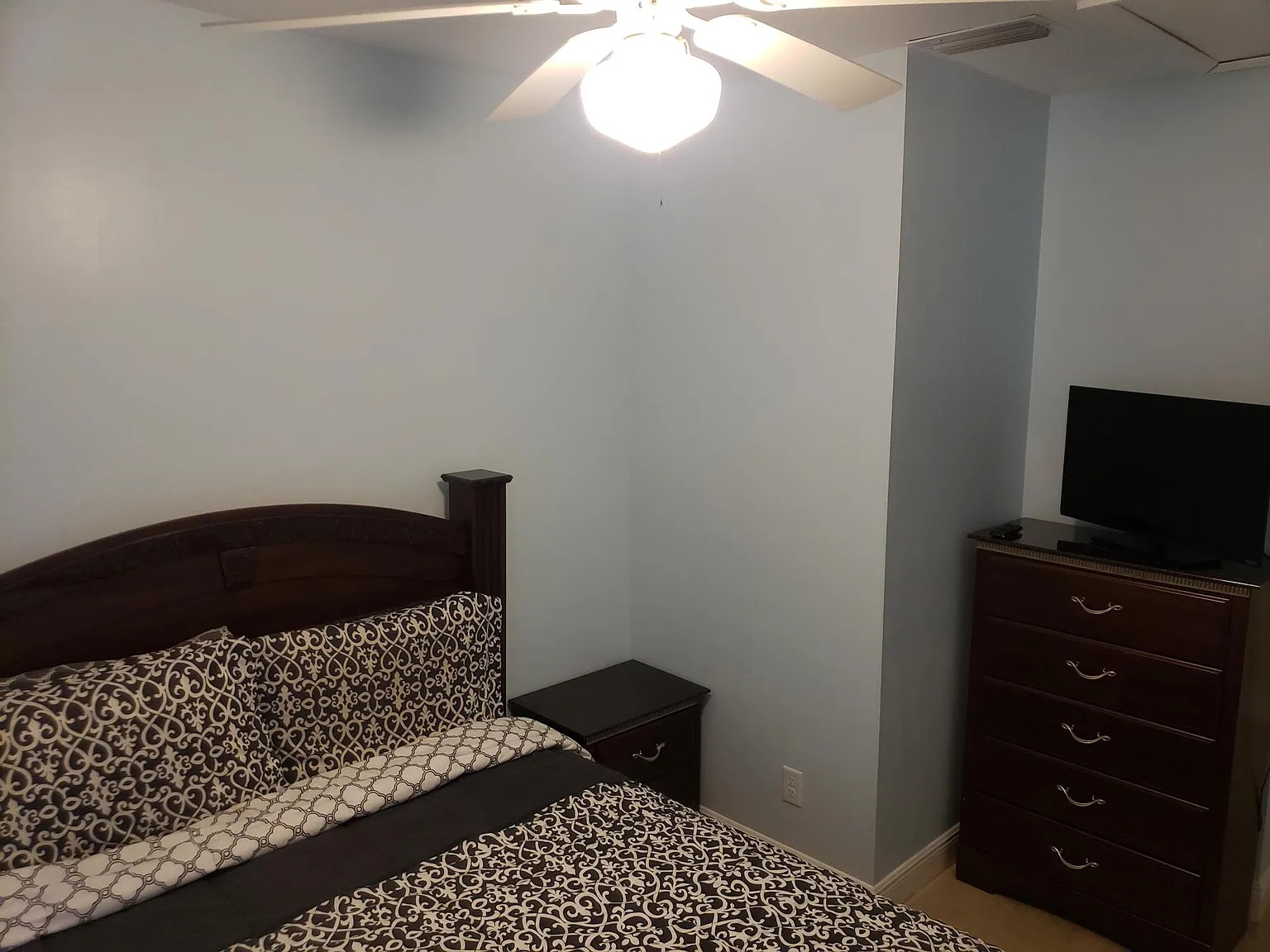 3 bed, 1287 sqft, $2,000 — Photo 4