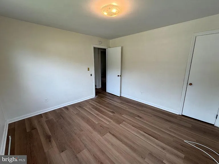 1236 Oak Ln — Photo 7