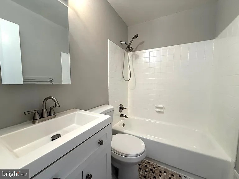 2819 Banks Ct — Photo 15