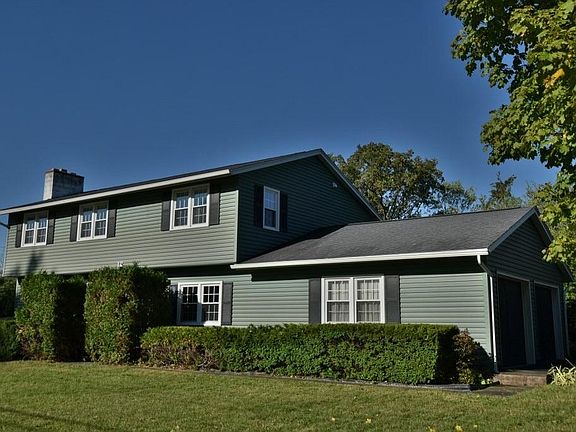 4th image of 12 Lorraine Cres