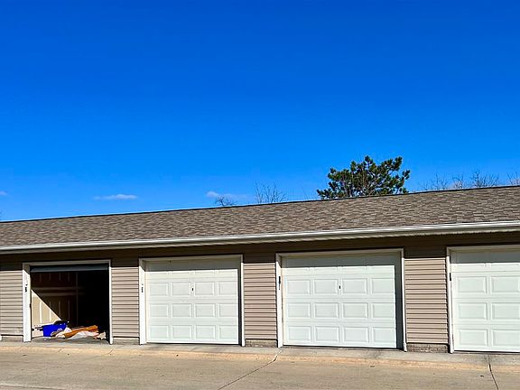 3rd image of 80 Cherry Ct APT 2