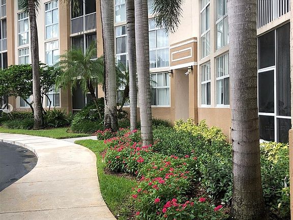 4th image of 9755 NW 52nd St APT 211