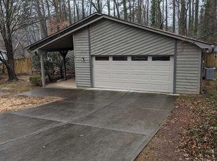 1043 Park Forest Ct NW, Lilburn, GA 30047
