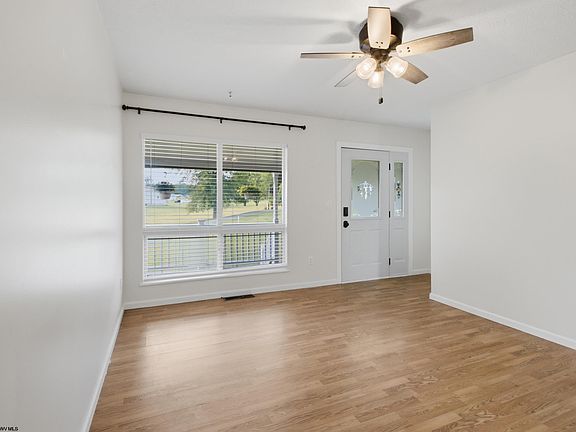 5th image of 120 Westfield Rd