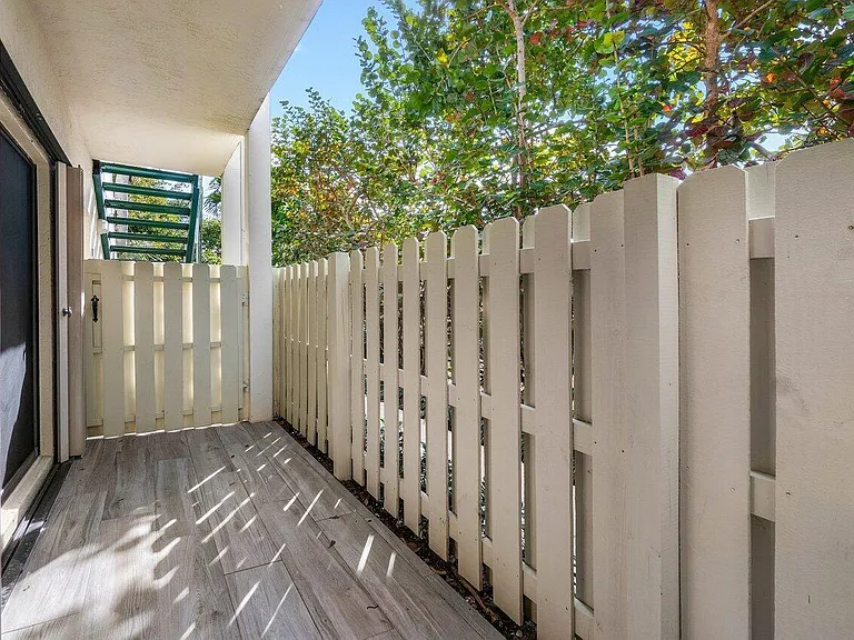 820 Bella Vista Ct S #20 — Photo 24