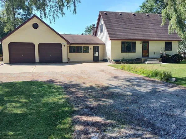 145 Roberta Dr, Tawas City, MI 48763
