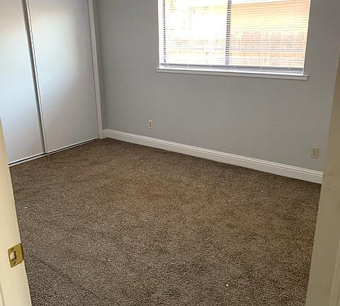 5th image of 1812 Scarborough Dr