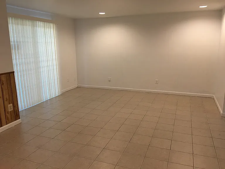 7008 Braddock Mews Pl — Photo 23