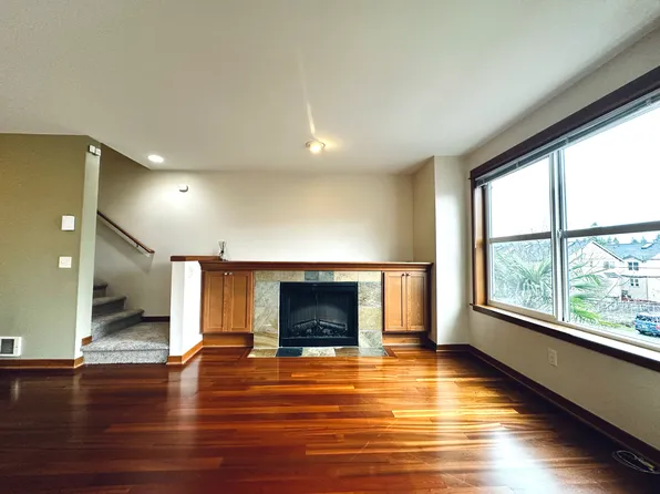 9025 18th Ave Sw B #B, Seattle, WA 98106