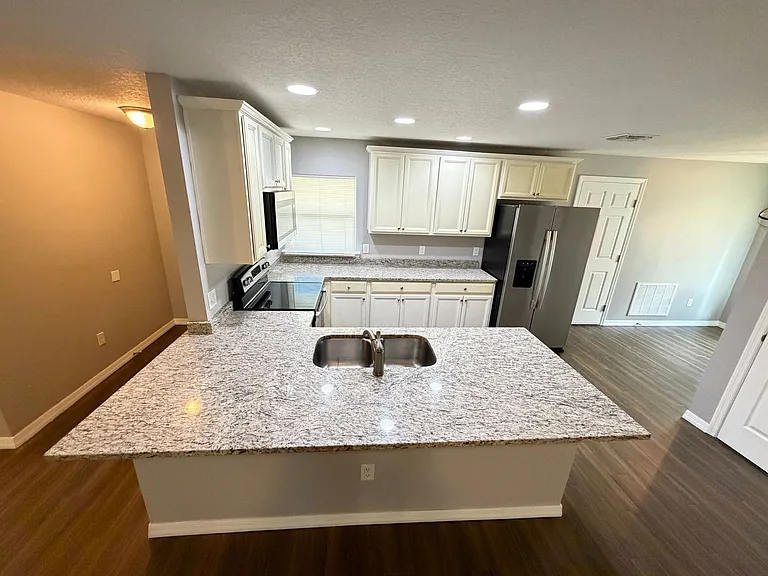 2615 Fair Oaks Dr — Photo 6