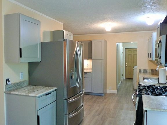 5th image of 64510 Westwood Dr