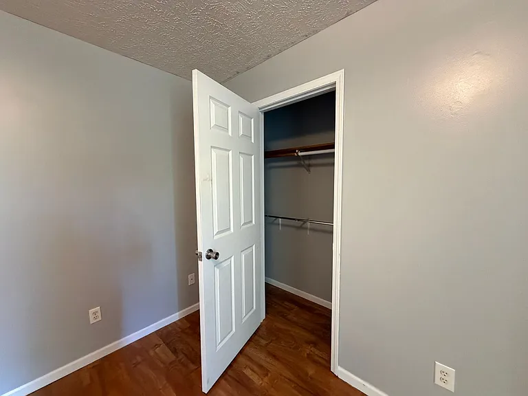 14615 Hobby Dr — Photo 13