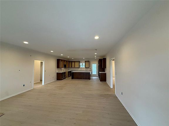 3rd image of 1007 George Ct