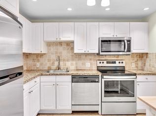 2751 N Palm Aire Dr APT 104, Pompano Beach, FL 33069