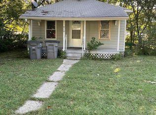 910 Sunnyslope St, Emporia, KS 66801