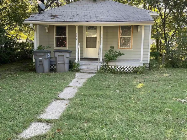 910 Sunnyslope St, Emporia, KS 66801