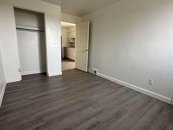 3rd image of 2612 Sunset Blvd APT 3