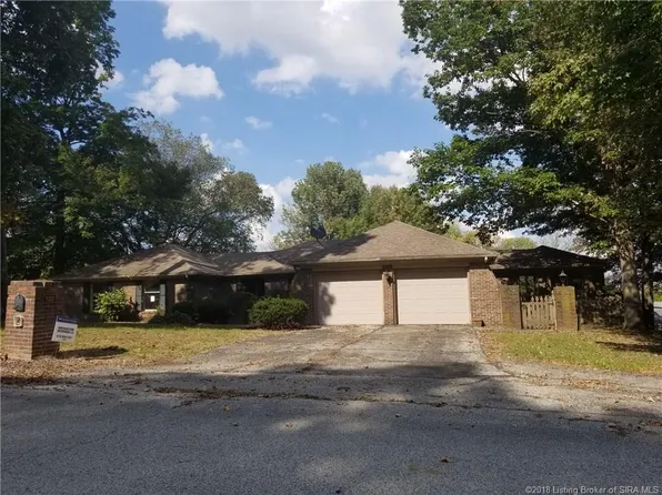 102 Eastern Hills Blvd, Salem, IN 47167