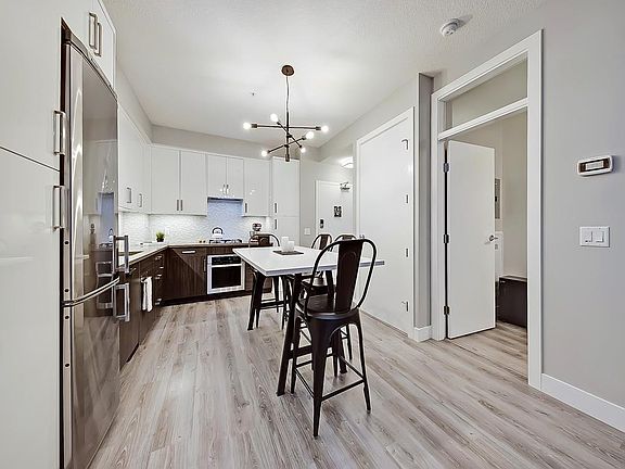 3rd image of 1521 N 26th Ave SW #208